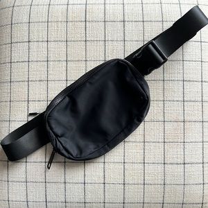 Lululemon Everywhere Belt Bag 1L